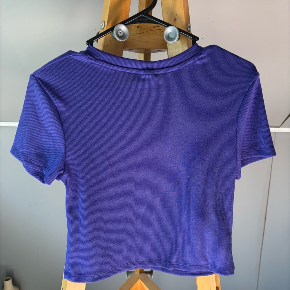 🌻Bundle 5 items for $20 🌻Purple Fitted Crop Short Sleeve T-Shirt - Picture 3 of 3